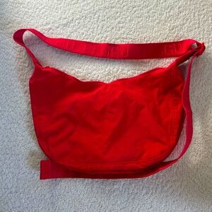 BAGGU Candy Apple Red Medium Crescent Bag